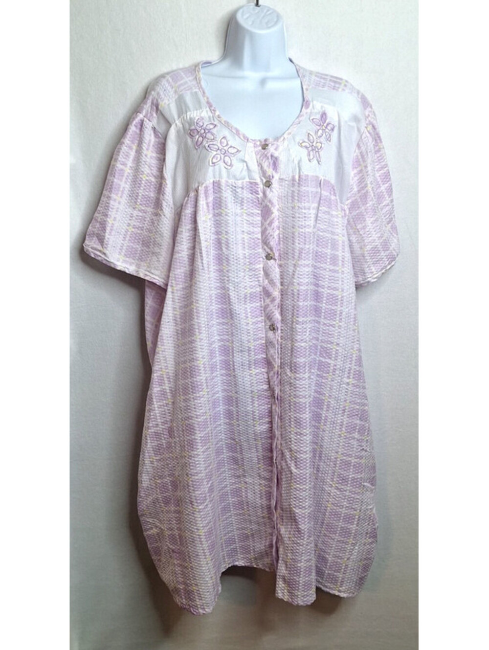 Vintage Southern Style Seersucker Embroidered Cottagecore Prairie Chic Muumuu